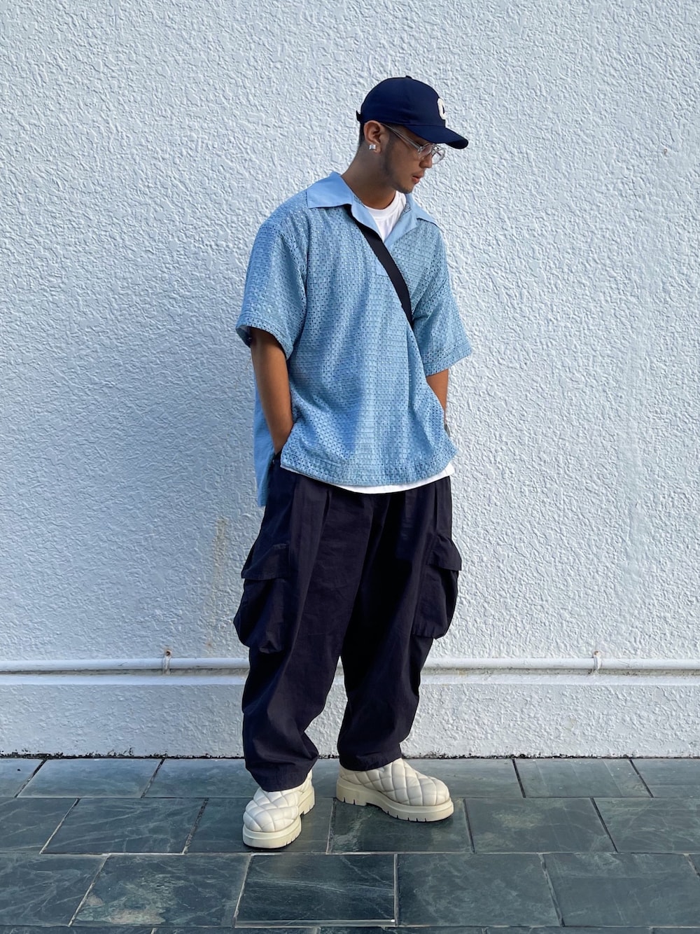 「FUSIO FUSIO、BOTTEGA VENETA、CELINE」｜「CELINEのアイテム（帽子、ブルー系）」を使った、浮生 ふせいさん（メンズ・169cm）の秋コーディネートの1枚目の写真
