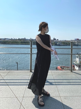 「junoah（ジュノア）のアイテム（サンダル、ブラック系）」を使った、ヒカルさん（レディース）の秋コーディネート