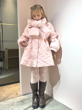 「アイテム（ダウンジャケット/コート、ピンク系）」を使った、ayahaさん（レディース・155cm）の秋コーディネート