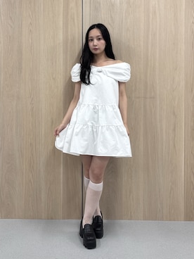「CALNAMUR（カルナムール）のリボンオフショルチュニック（チュニック、ホワイト系）」を使った、ayahaさん（レディース・155cm）の夏コーディネート