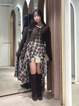「CALNAMUR（カルナムール）の3Dリボンミドルブーツ（ブーツ、ブラウン系）」を使った、ayahaさん（レディース・155cm）の秋コーディネート