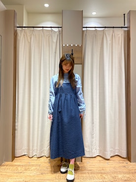「ブルーコーデ」｜「アイテム（その他シューズ）」を使った、Hitomi さん（レディース・164cm）の春コーディネート