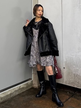 「PAGEBOY（ページボーイ）のカットレースヘンリー2WAY【前後2WAY/重ね着もオススメ】（シャツ/ブラウス、ブラック系）」を使った、えみちさん（レディース・155cm）の秋コーディネート