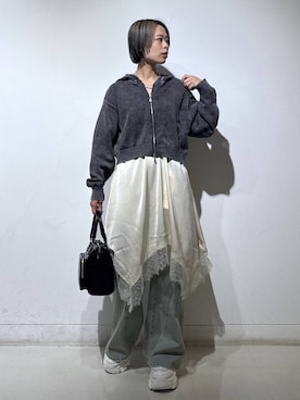 「PAGEBOY（ページボーイ）のプラットチャンキースニーカー【3サイズ展開・軽量】（スニーカー、ホワイト系）」を使った、えみちさん（レディース・155cm）の春コーディネート