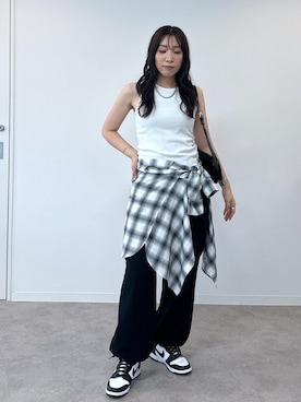 「アイテム（カーゴパンツ）」を使った、RYO.さん（レディース・165cm）の夏コーディネート