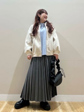 「アイテム（スタジャン）」を使った、みよしさん（レディース・159cm）の冬コーディネート