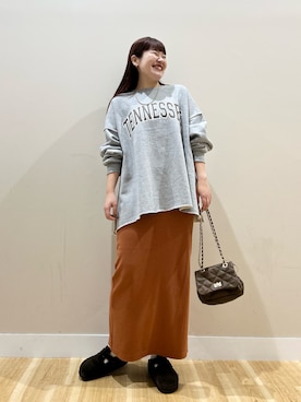 「ITEMS URBANRESEARCH（アイテムズ アーバンリサーチ）のリブロングスカート（スカート）」を使った、みよしさん（レディース・159cm）の秋コーディネート