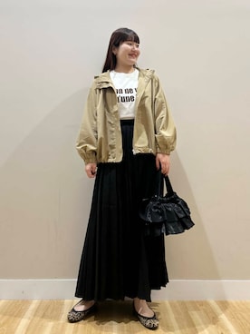「アイテム（マウンテンパーカー）」を使った、みよしさん（レディース・159cm）の秋コーディネート