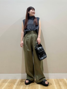「ITEMS URBANRESEARCH（アイテムズ アーバンリサーチ）のアイテム（チノパンツ）」を使った、みよしさん（レディース・159cm）の夏コーディネート