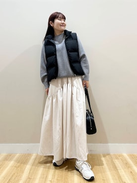 「アイテム（ダウンベスト）」を使った、みよしさん（レディース・159cm）の秋コーディネート