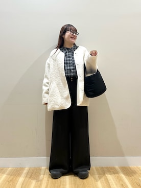 「アイテム（ノーカラージャケット、ホワイト系）」を使った、みよしさん（レディース・159cm）の秋コーディネート