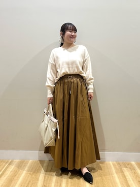「ITEMS URBANRESEARCH（アイテムズ アーバンリサーチ）のウエストギャザースカート（スカート）」を使った、みよしさん（レディース・159cm）の秋コーディネート