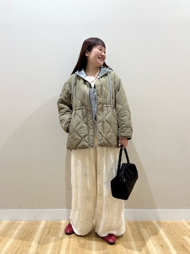 「ITEMS URBANRESEARCH（アイテムズ アーバンリサーチ）のドロストサイドオープン中綿ブルゾン（ブルゾン、グリーン系）」を使った、みよしさん（レディース・159cm）の冬コーディネート