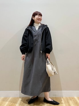 「アイテム（マウンテンパーカー）」を使った、みよしさん（レディース・159cm）の秋コーディネート