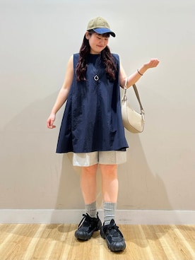 「SMELLY（スメリー）のアイテム（キャップ）」を使った、みよしさん（レディース・159cm）の夏コーディネート
