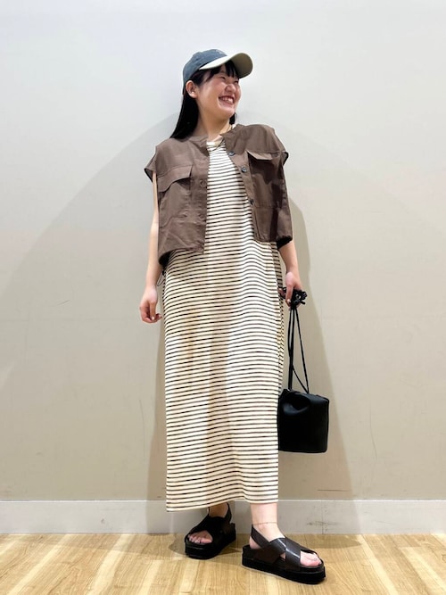 warehouse THE OUTLETS KITAKYUSHU݂悵̃s[XunjJbtm[Xs[XiITEMS URBANRESEARCHbACeY A[oT[`jvgR[fBl[g