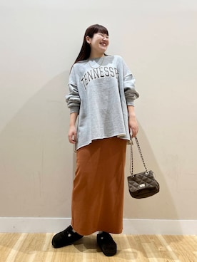 「ITEMS URBANRESEARCH（アイテムズ アーバンリサーチ）のリブロングスカート（スカート）」を使った、みよしさん（レディース・159cm）の秋コーディネート