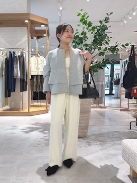 「Jena espace merveilleux(ジェナ エスパスメルヴェイユ)の〈9/18インスタライブご紹介アイテム〉【甘すぎない大人フリル】裾フリルブルゾン 秋服(Tシャツ/カットソー、グレー系)」を使った、おみつさん(レディース・147cm)の秋コーディネート