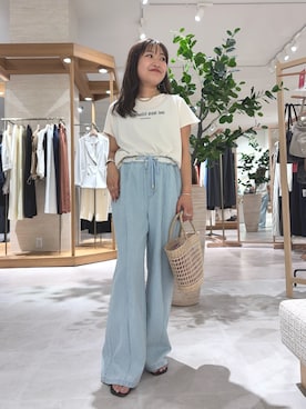 「Jena espace merveilleux(ジェナ エスパスメルヴェイユ)のコンパクトロゴカットソー(Tシャツ/カットソー、ホワイト系)」を使った、おみつさん(レディース・147cm)の夏コーディネート