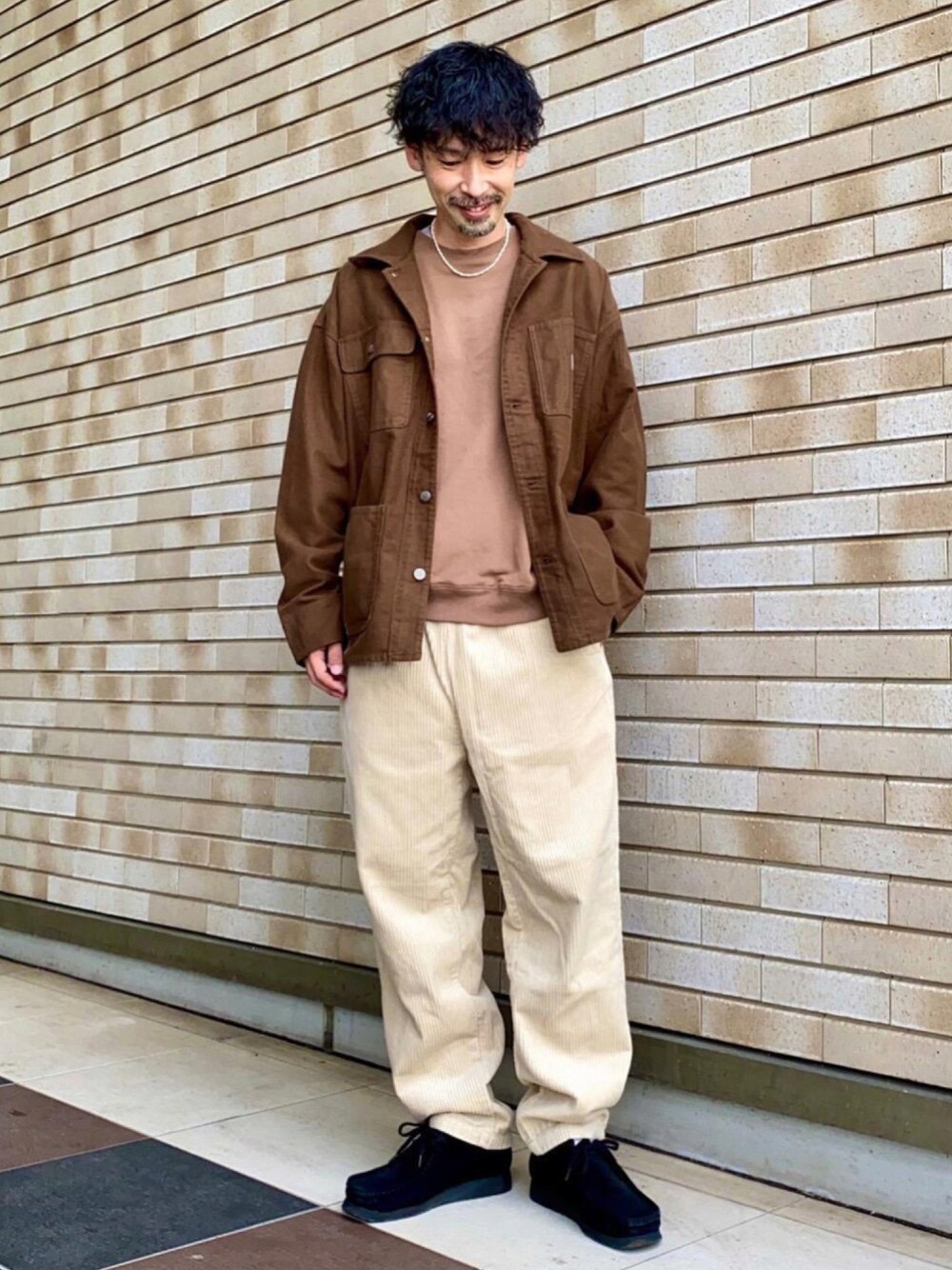「コーデュロイ、大人カジュアル、ブラウン、coen、秋服、コーエン、シェフパンツ、USAコットン、秋服準備はじめました、SMITH'S別注、秋トレンド2021、イチオシ！コーデュロイシェフセットアップ、だから秋服が好き、オーバーサイズ、オトナカジュアル」｜「coenのコーデュロイシェフパンツ"CHEF PANTS"(セットアップ対応)（その他パンツ、ベージュ系）」を使った、coenむらたさん（メンズ・173cm）の秋コーディネートの1枚目の写真