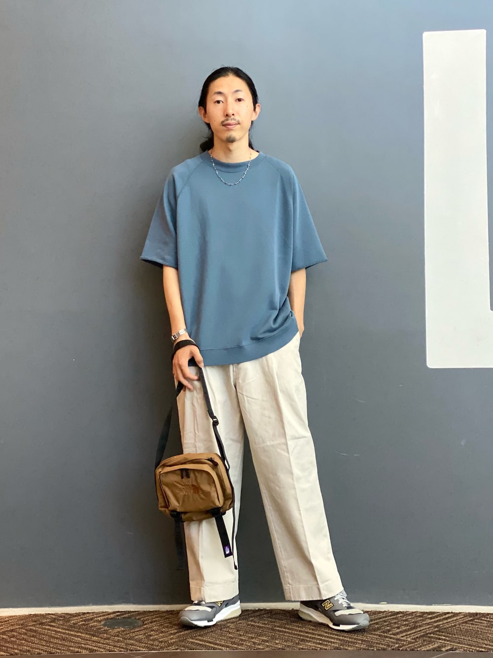 新品 スウェット Tシャツ カットオフ スニーカー コーデ 1627053158_1000.jpg