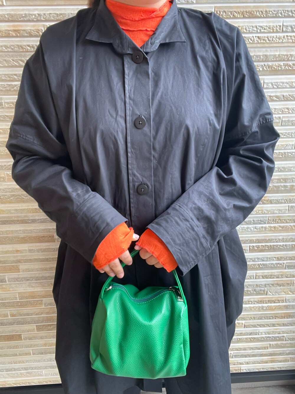 「ootd、outfit、大人コーデ、シンプル、着回しコーデ、カラーコーデ、休日スタイル、低身長コーデ、オレンジ」｜「Aunt Marie'sのワッシャーシアータートルメロウトップス（Tシャツ/カットソー、オレンジ系）」を使った、あじさん（レディース・153cm）の夏コーディネートの1枚目の写真
