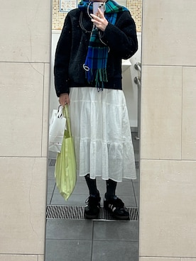 「アイテム（マフラー）」を使った、きみさん（レディース・165cm）の秋コーディネート