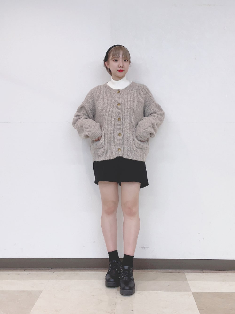 「低身長、おしゃれさんと繋がりたい、ootd、カジュアルコーデ、いいね、save、フォローお願いします🤑、ニットコーデ、あったかコーデ、プチプラ、ガーリー、WEGO、カジュアルガーリー」｜「WEGOのWEGO/パッチポケットケーブルカーディガン（カーディガン/ボレロ、ベージュ系）」を使った、じんももさん（レディース・152cm）の秋コーディネートの1枚目の写真