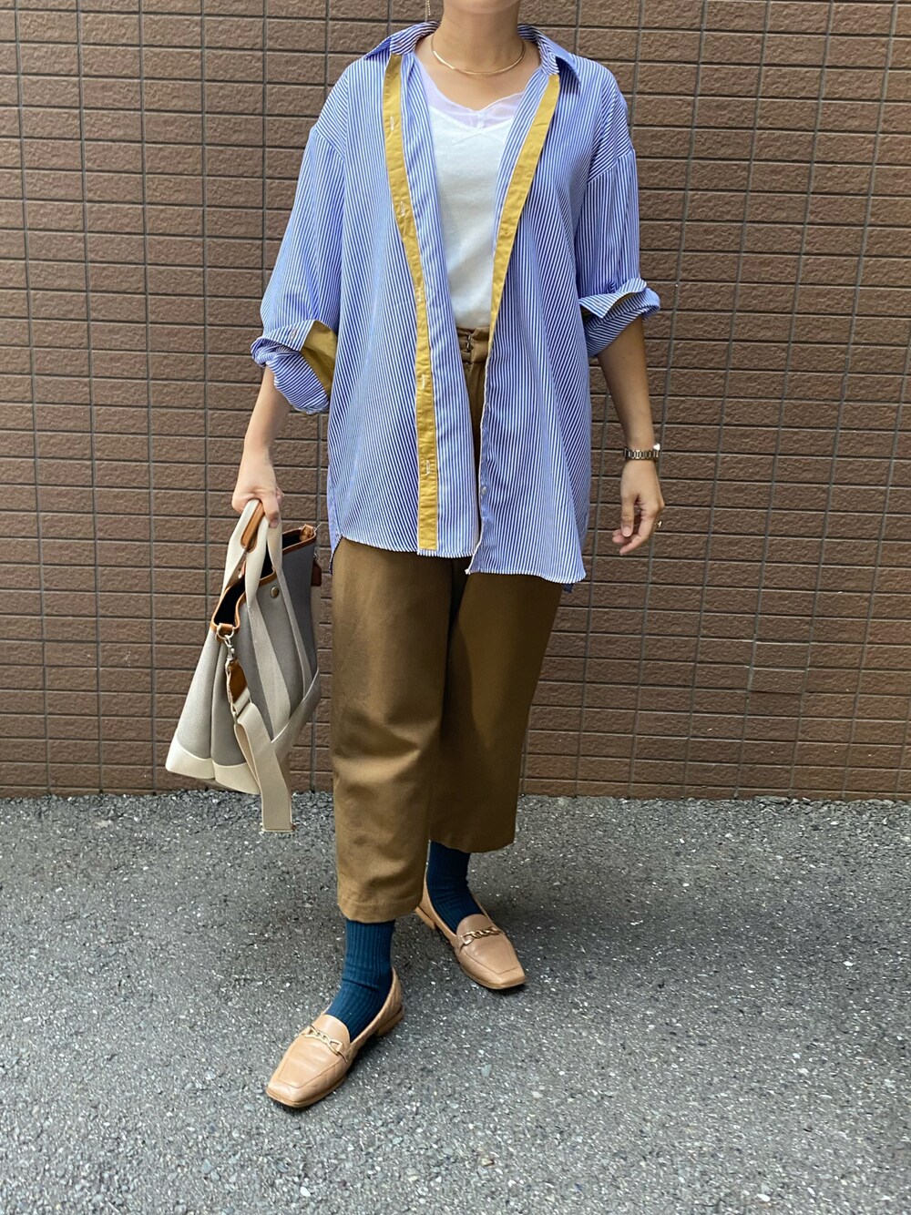 「秋っぽコーデ更新中、シャツスタイル、大人カジュアル、通勤コーデ」｜「Qのストライプ配色シャツ（シャツ/ブラウス、ブルー系）」を使った、sandaisandaiさん（レディース・159cm）の秋コーディネートの1枚目の写真