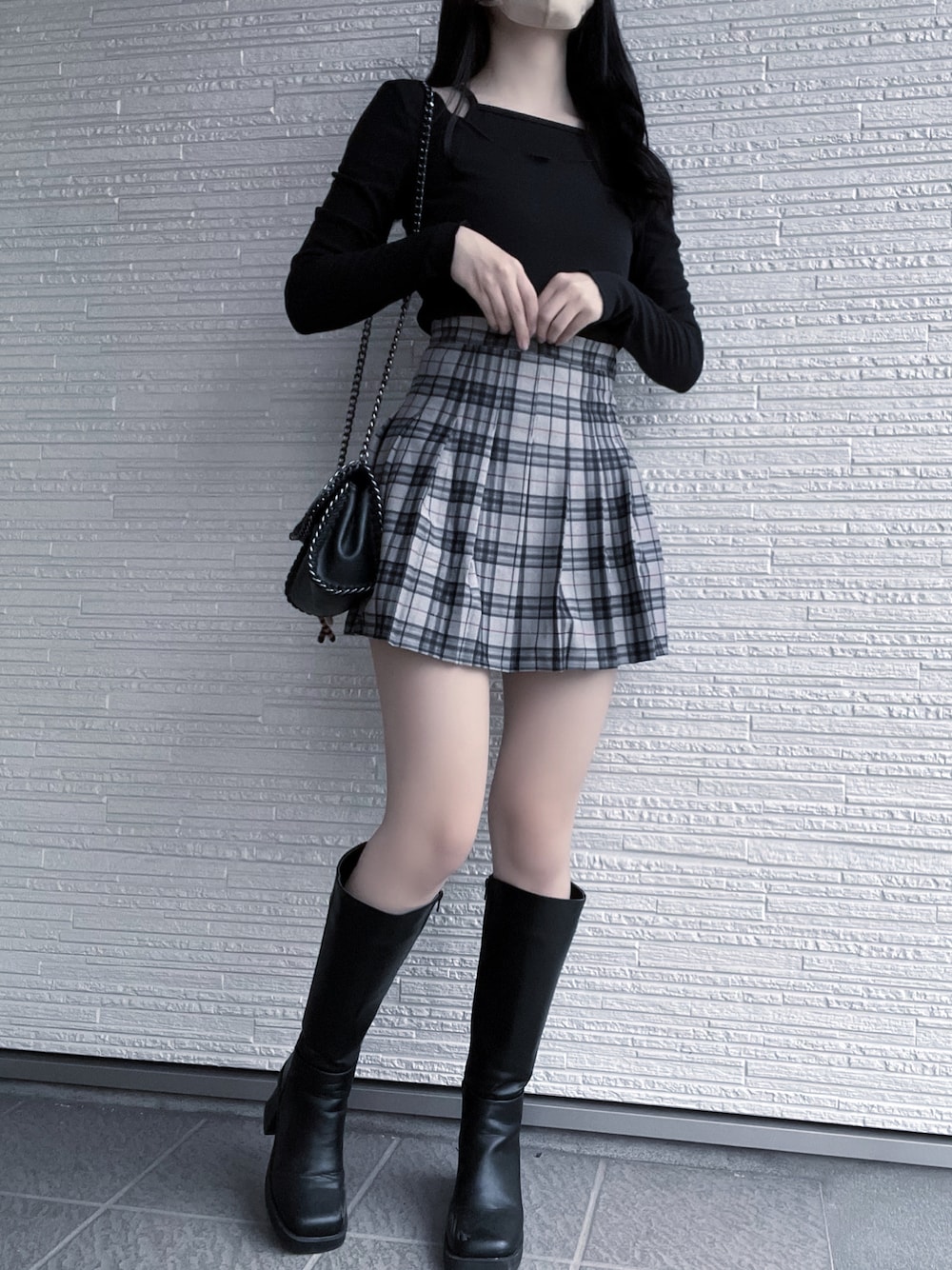 「ロングブーツ、ロングブーツコーデ、ブーツ、ブーツコーデ、プチプラ、プチプラコーデ、グレイル、グレイルコーデ、GRL、秋コーデ、おしゃれさんと繋がりたい、秋冬コーデ、大人ガーリー、韓国ファッション、韓国好きな人と繋がりたい」｜「GRLのスクエアトゥロングブーツ（ブーツ、ブラック系）」を使った、𝙉𝙀𝙊 ♡さん（レディース・157cm）の秋コーディネートの1枚目の写真