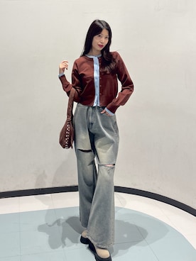 「アイテム（デニムパンツ、ベージュ系）」を使った、アベさん（レディース・163cm）の秋コーディネート