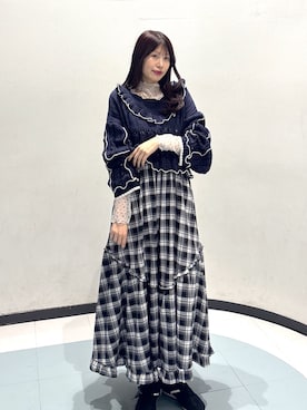 「w closet（ダブルクローゼット）の透かし編みフリルニット（パーカー、ブルー系）」を使った、アベさん（レディース・164cm）の春コーディネート