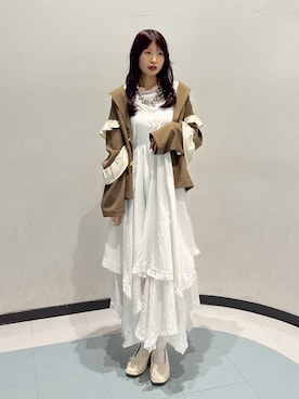 「w closet（ダブルクローゼット）のイレヘムフリルキャミワンピース（ワンピース、ホワイト系）」を使った、アベさん（レディース・164cm）の春コーディネート