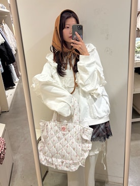 「w closet（ダブルクローゼット）のアイテム（Tシャツ/カットソー）」を使った、アベさん（レディース・163cm）の秋コーディネート