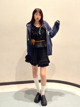 「w closet（ダブルクローゼット）のパッチワークパーカー（パーカー、ブルー系）」を使った、アベさん（レディース・164cm）の春コーディネート