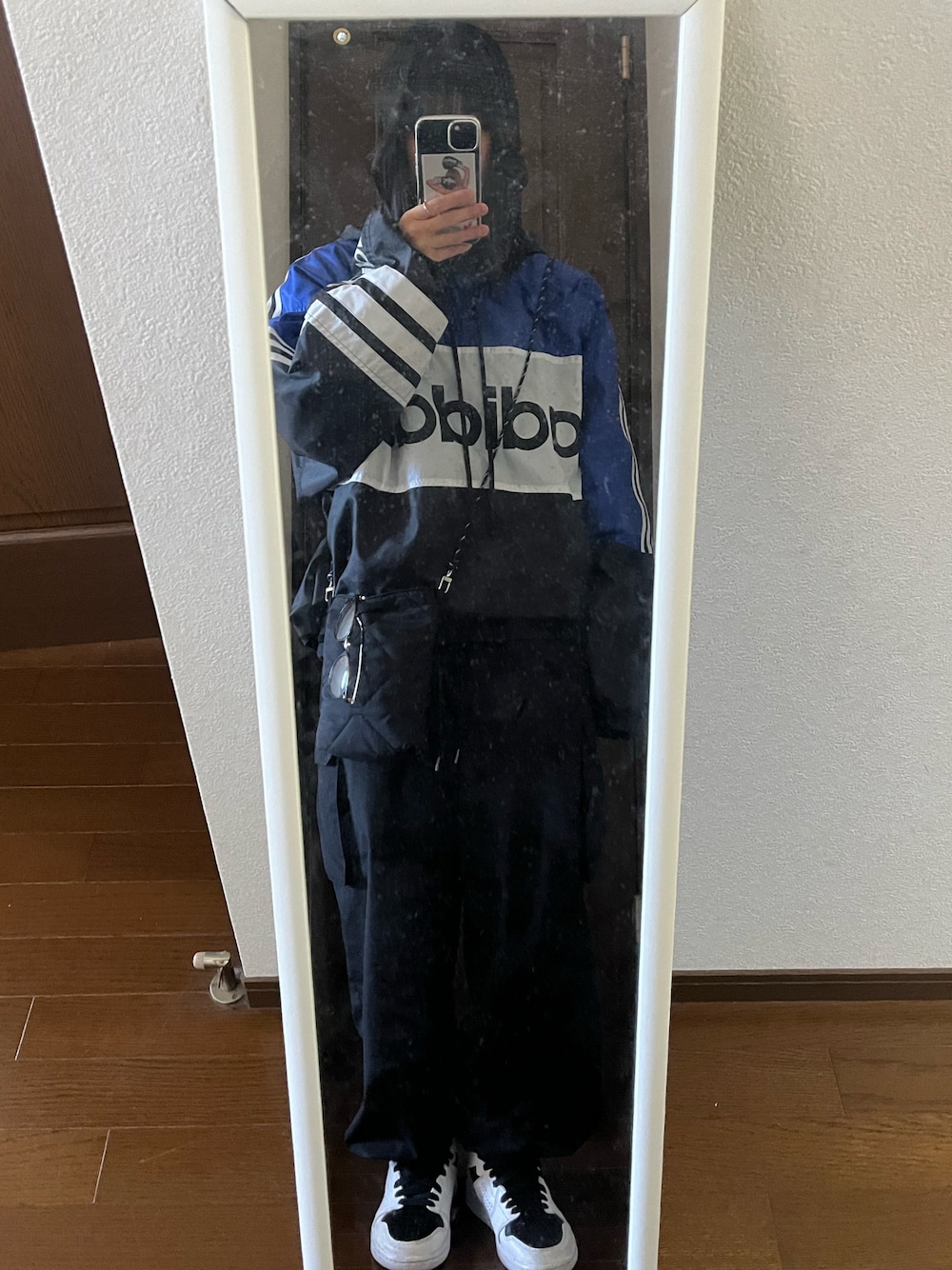 「低身長、冬コーデ、ストリート」｜「Jordanのアイテム（スニーカー、ホワイト系）」を使った、Maikaさん（レディース・151cm）の冬コーディネートの1枚目の写真