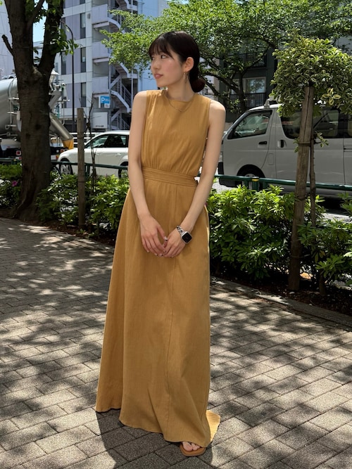 バックデザインノースリワンピース