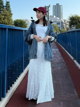 「アイテム（デニムジャケット）」を使った、多田詩音さん（レディース・152cm）の秋コーディネート