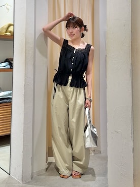 「Ungrid（アングリッド）のバレルレッグタックパンツ（その他パンツ、ベージュ系）」を使った、多田詩音さん（レディース・152cm）の夏コーディネート
