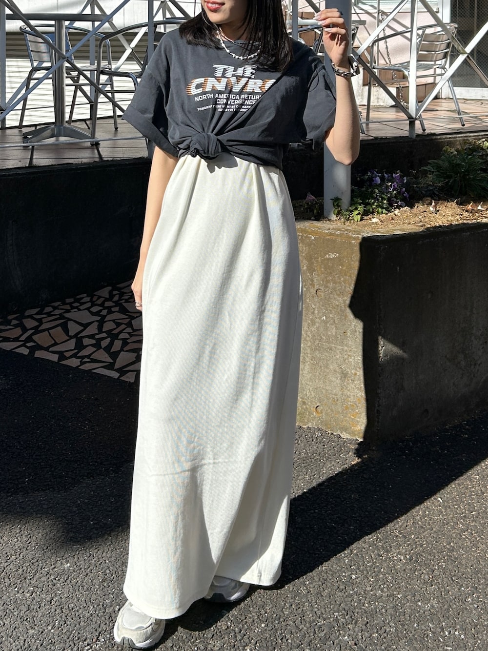 「Tシャツ、Tシャツコーデ、Tシャツワンピ、ワンピ、ワンピース、ワンピーススタイル、白、白ワンピース、アメスリワンピ」｜「Ungridのオーガビッツテレコフィットワンピース（ワンピース、ホワイト系）」を使った、多田詩音さん（レディース・152cm）の夏コーディネートの1枚目の写真