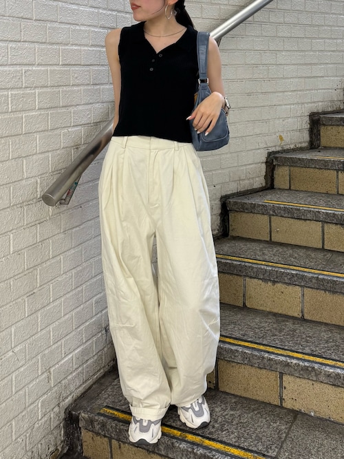 コクーンチノパンツ