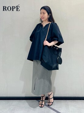 「ROPE'（ロペ）の【エディター三尋木奈保さんコラボ】前後2WAY華やぎバルーンスリーブブラウス【雑誌掲載】（シャツ/ブラウス）」を使った、Hiyoさん（レディース・153cm）の夏コーディネート