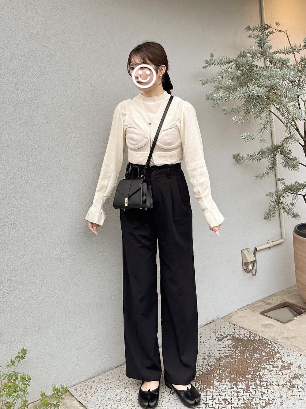 ジップ付きニットビスチェを使った人気ファッション
