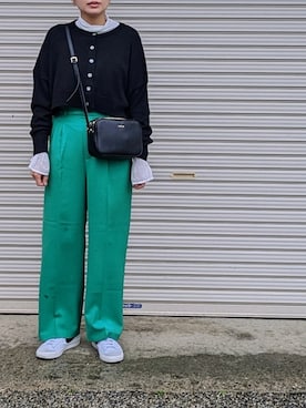 「袖ボリューム」｜「アイテム（スラックス）」を使った、midoさん（レディース・164cm）の春コーディネート
