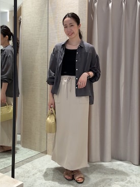 「Jena espace merveilleux(ジェナ エスパスメルヴェイユ)の袖ギャザーガーゼシャツ(シャツ/ブラウス、グレー系)」を使った、akane.mさん(レディース・162cm)の春コーディネート