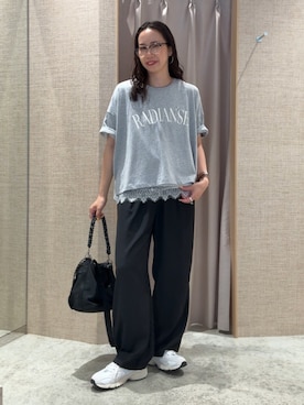 「Jena espace merveilleux(ジェナ エスパスメルヴェイユ)のロゴシルケットCS(Tシャツ/カットソー、グレー系)」を使った、akane.mさん(レディース・162cm)の夏コーディネート