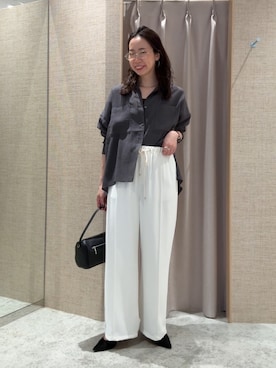 「Jena espace merveilleux(ジェナ エスパスメルヴェイユ)の【WEB限定カラー/リバイバル】バックシャーリングシャツ(シャツ/ブラウス、グレー系)」を使った、akane.mさん(レディース・162cm)の春コーディネート
