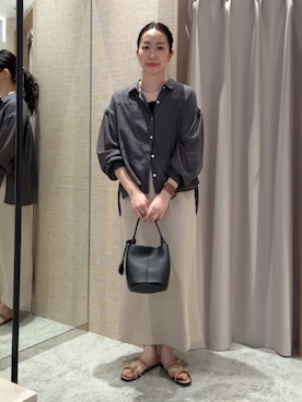 「Jena espace merveilleux(ジェナ エスパスメルヴェイユ)の袖ギャザーガーゼシャツ(シャツ/ブラウス、グレー系)」を使った、akane.mさん(レディース・162cm)の春コーディネート