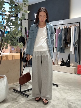 「Jena espace merveilleux（ジェナ　エスパスメルヴェイユ）のボンディングイージーパンツ（その他パンツ、グレー系）」を使った、akane.mさん（レディース・162cm）の夏コーディネート