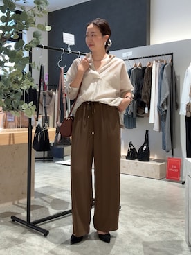 「Jena espace merveilleux（ジェナ　エスパスメルヴェイユ）のシアースキッパーブラウス（シャツ/ブラウス、グレー系）」を使った、akane.mさん（レディース・162cm）の夏コーディネート